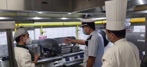 為民擰緊 安全閥 北京朝陽消防進(jìn)行燃?xì)庀腊踩髾z查