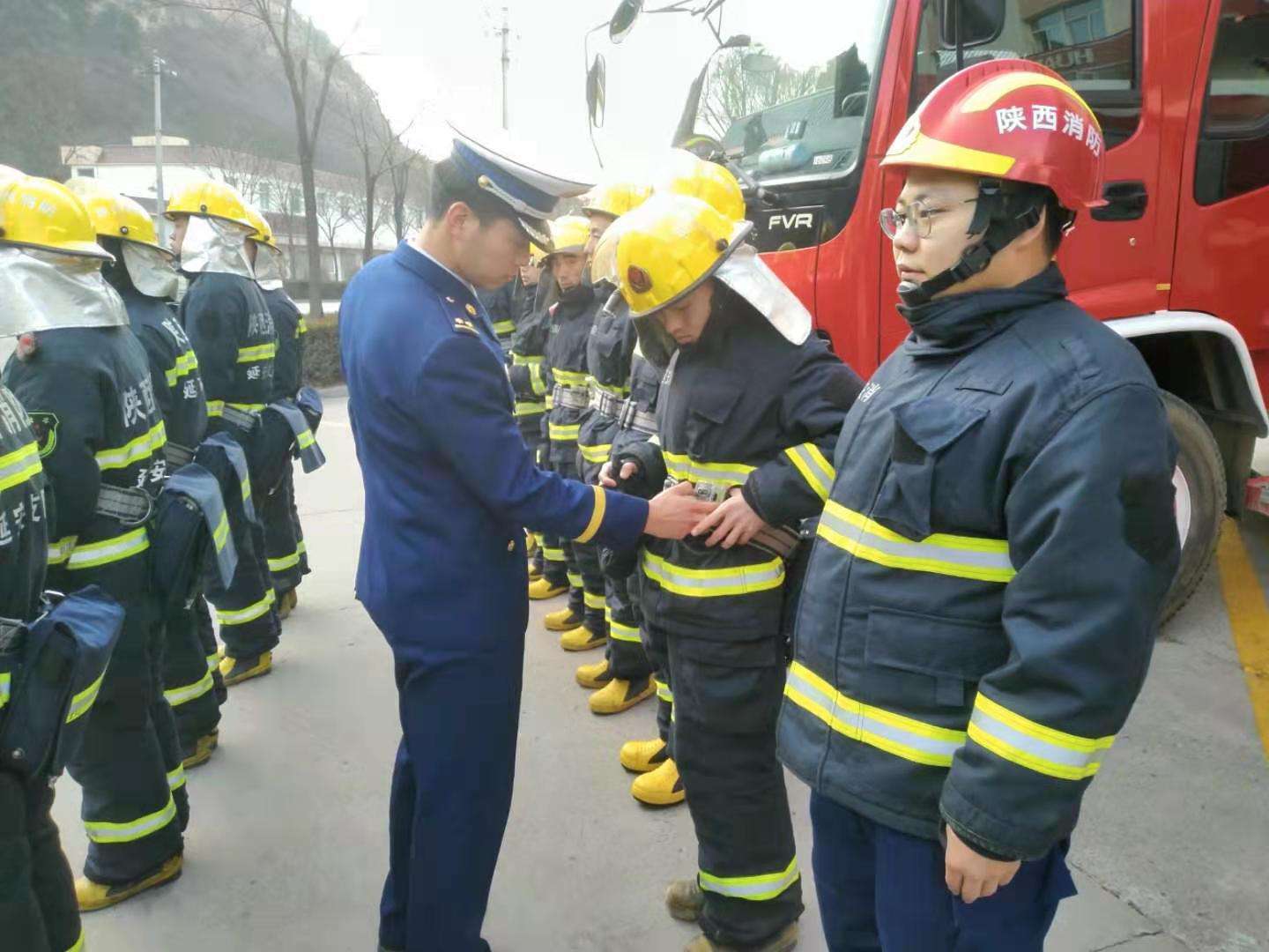 支隊督導組對黃龍縣消防救援大隊春節前工作開展督導檢查 -.