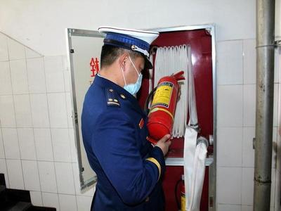 赤峰消防開(kāi)展學(xué)校及校園周邊消防安全檢查